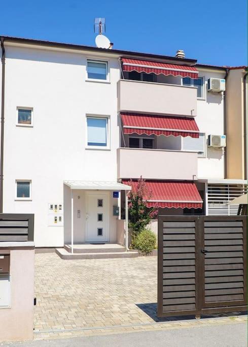 Liam Apartment Pula Exterior photo